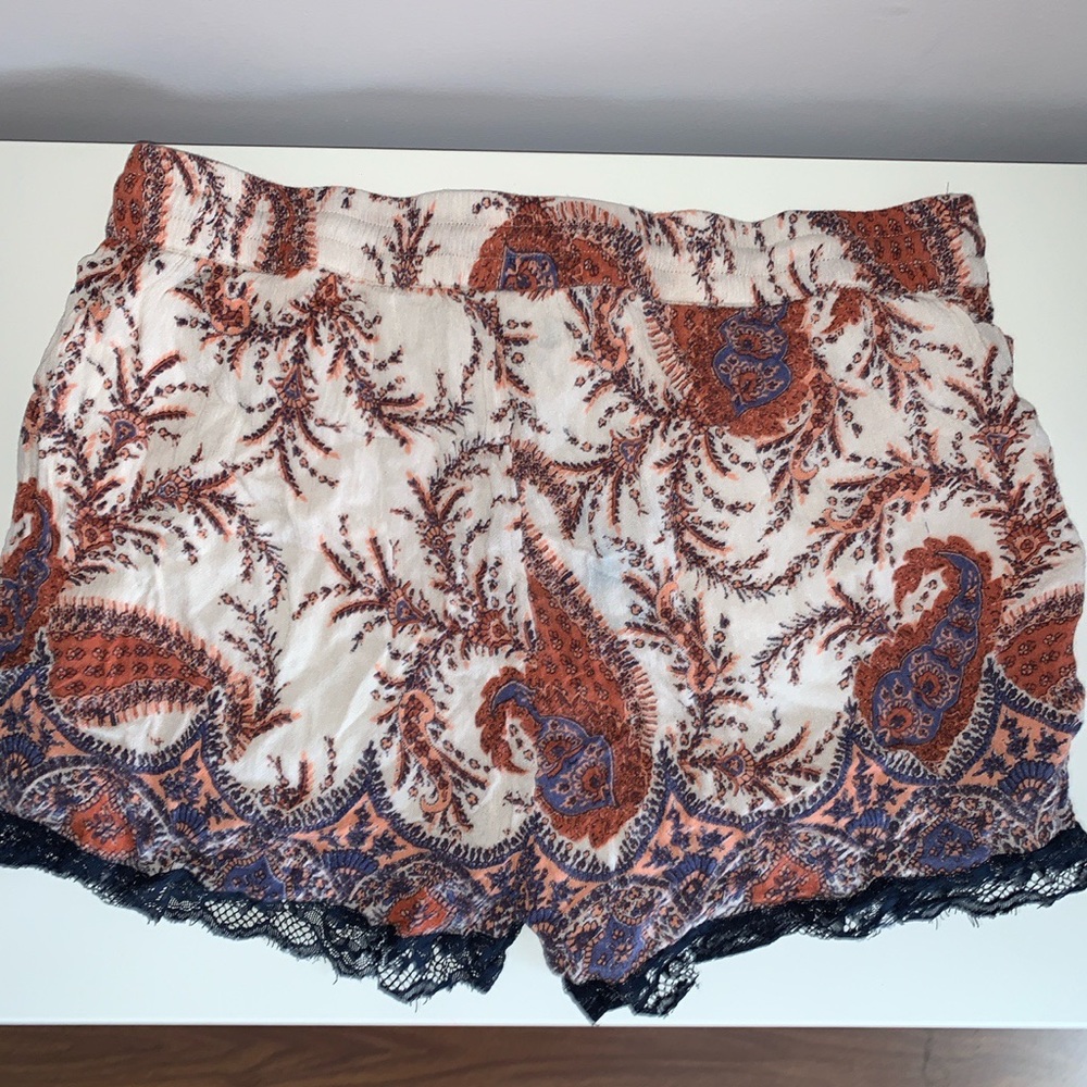Shorts - Picture 3 of 3